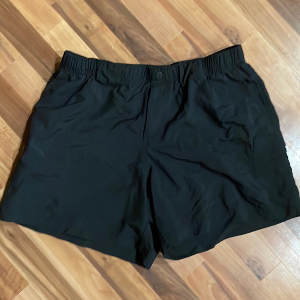 Columbia women’s large hiking shorts